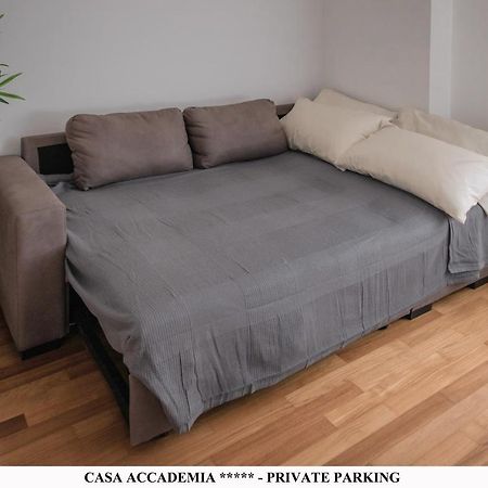 Апартаменты Elegante Casa Accademia ***** - Private Parking Ливорно Экстерьер фото