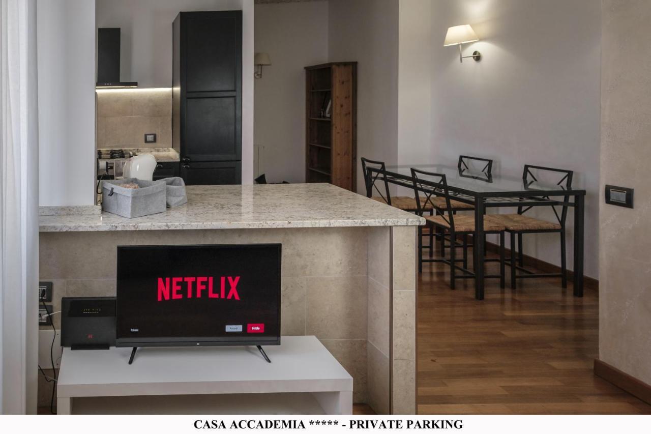 Апартаменты Elegante Casa Accademia ***** - Private Parking Ливорно Экстерьер фото