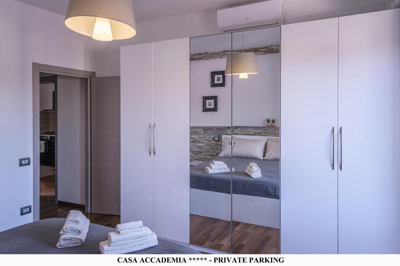 Апартаменты Elegante Casa Accademia ***** - Private Parking Ливорно Экстерьер фото