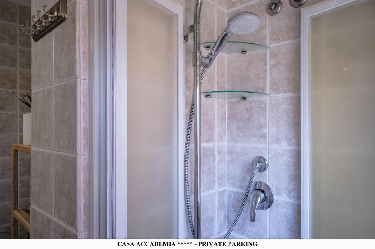 Апартаменты Elegante Casa Accademia ***** - Private Parking Ливорно Экстерьер фото