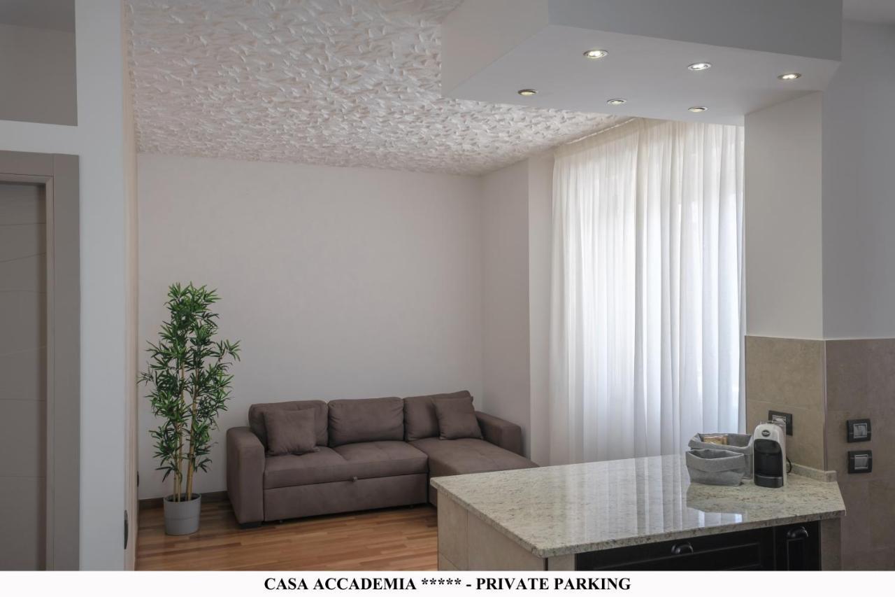 Апартаменты Elegante Casa Accademia ***** - Private Parking Ливорно Экстерьер фото