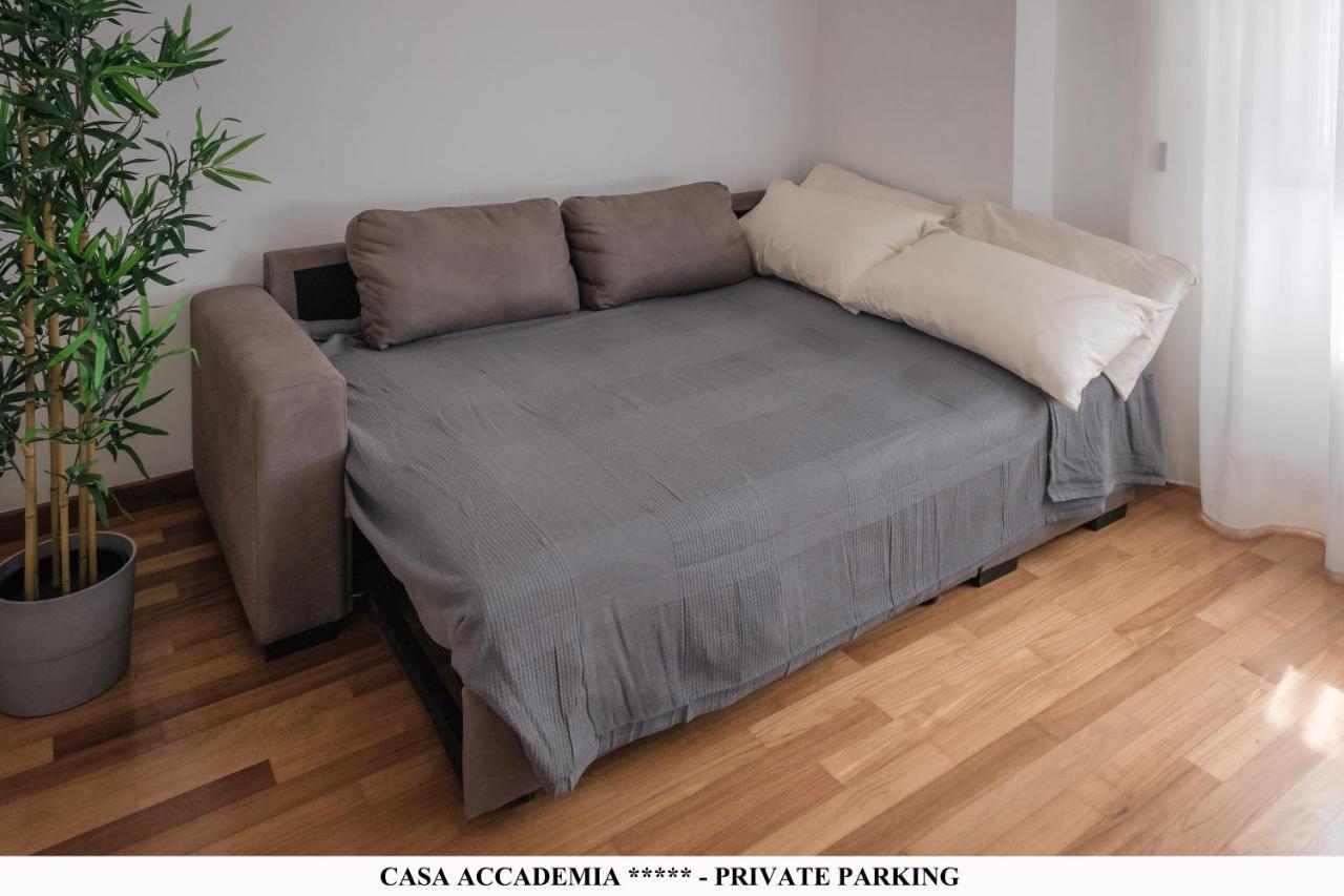 Апартаменты Elegante Casa Accademia ***** - Private Parking Ливорно Экстерьер фото