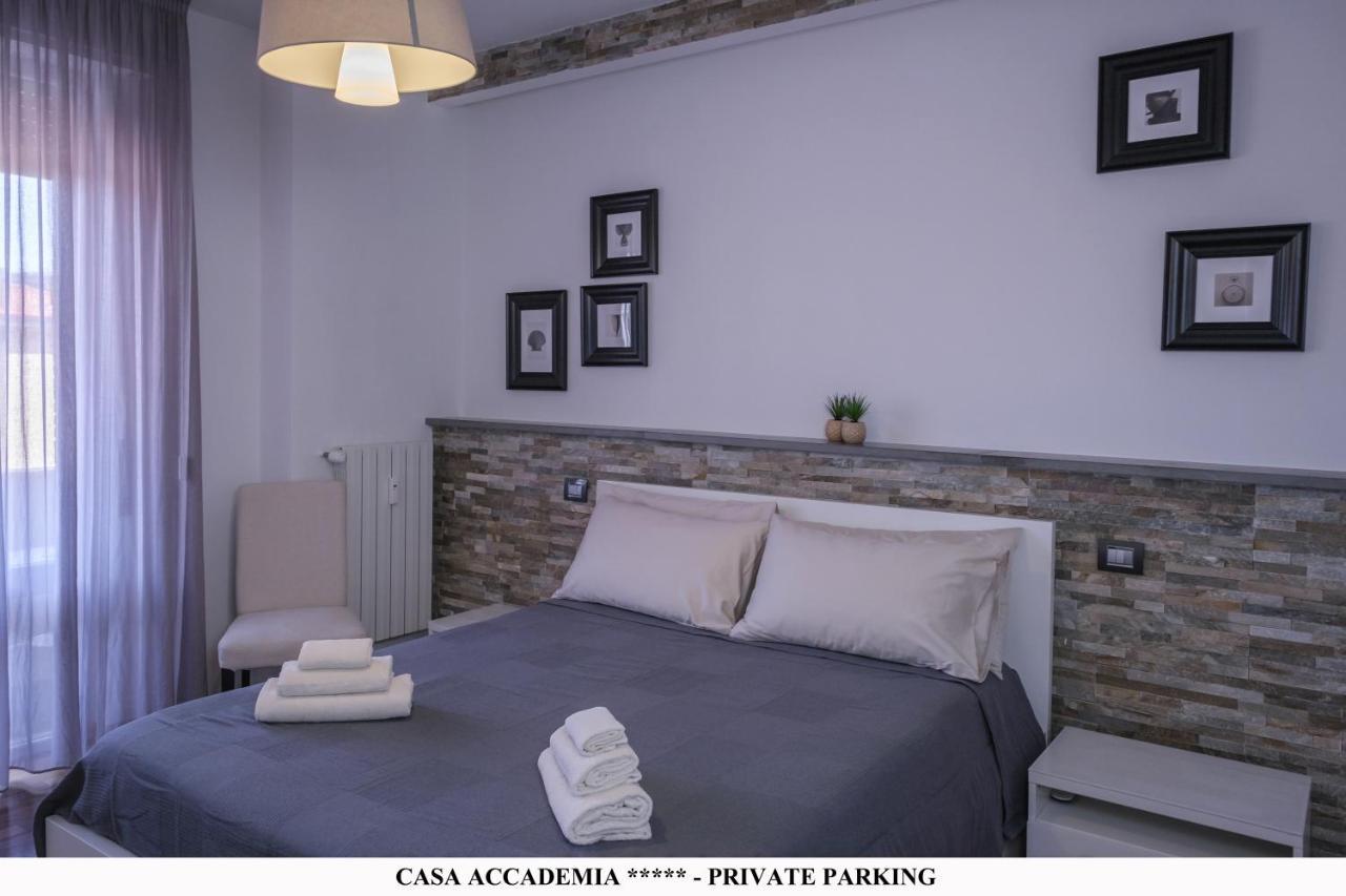 Апартаменты Elegante Casa Accademia ***** - Private Parking Ливорно Экстерьер фото