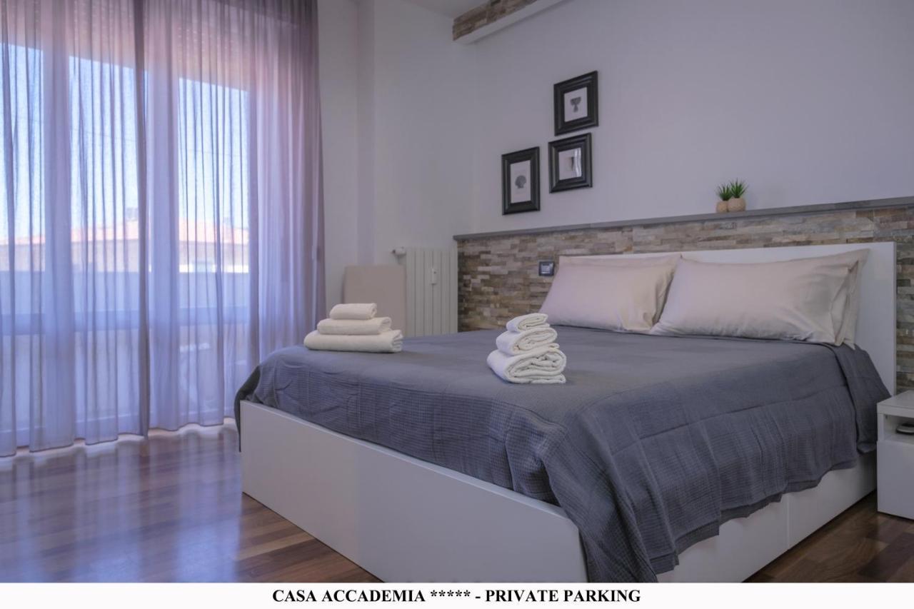 Апартаменты Elegante Casa Accademia ***** - Private Parking Ливорно Экстерьер фото